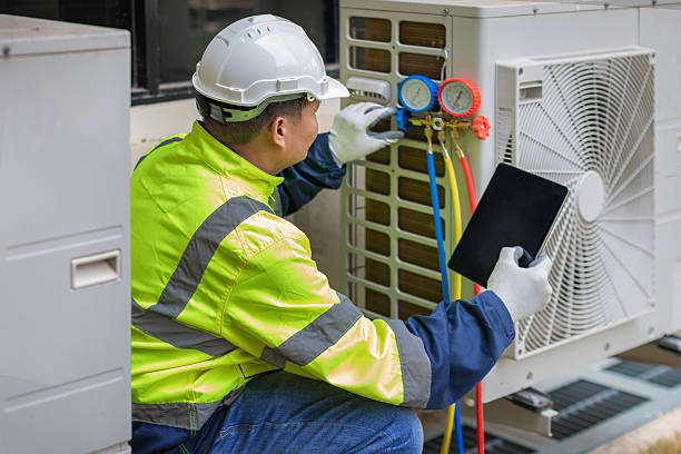 Professional Hvac technician working in Danville, IL
